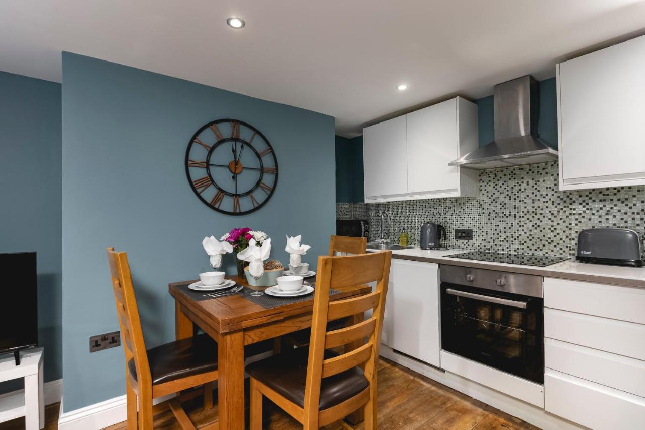 Апартаменты Brighton Beach 2Br Ap With Patio Экстерьер фото