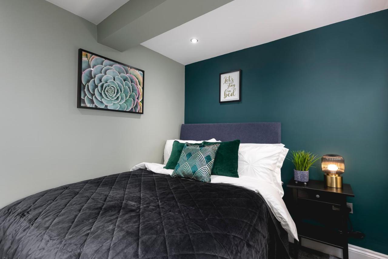 Апартаменты Brighton Beach 2Br Ap With Patio Экстерьер фото