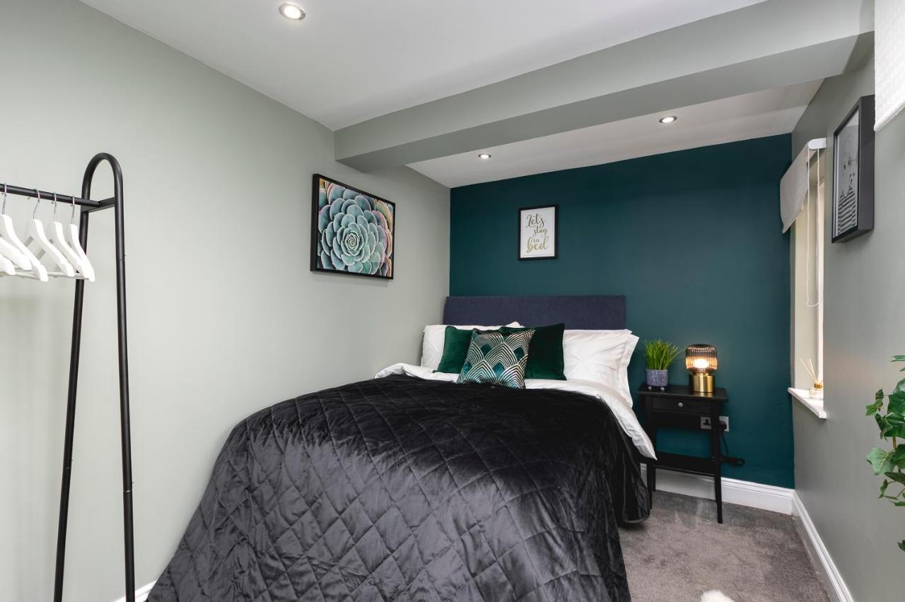 Апартаменты Brighton Beach 2Br Ap With Patio Экстерьер фото